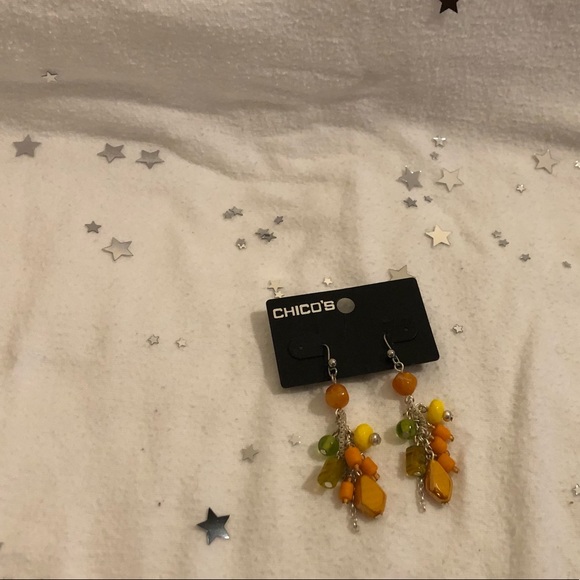 Dangling Earrings - Picture 1 of 1